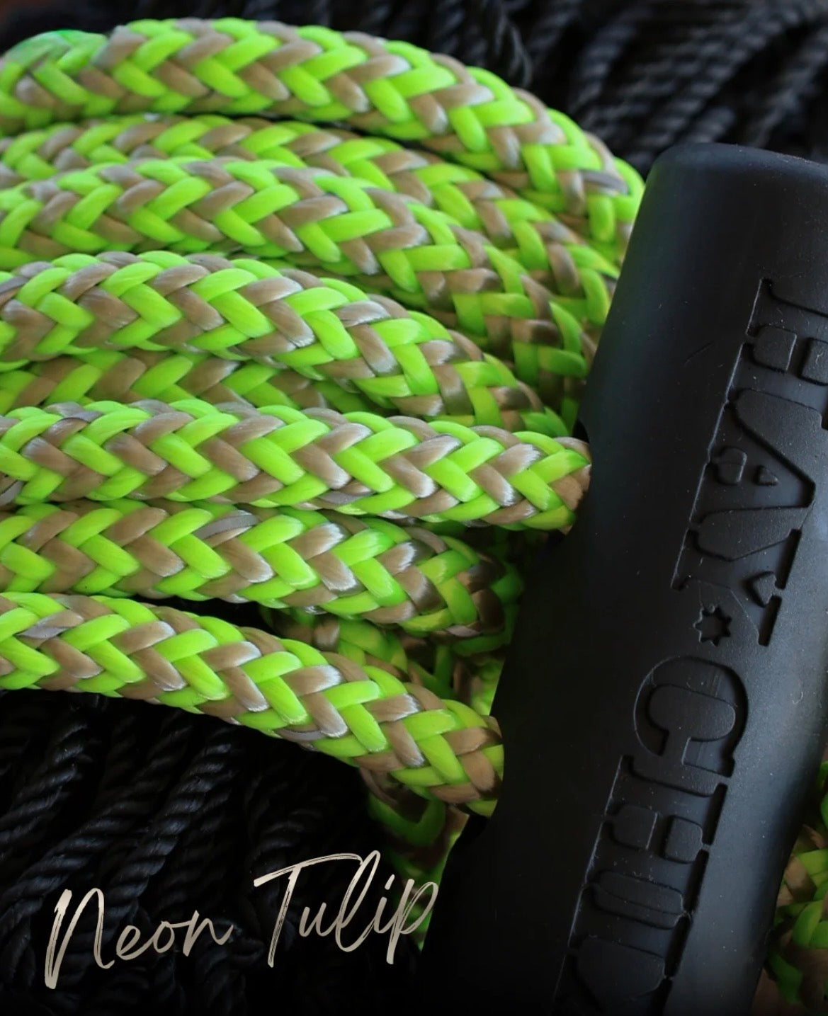 Hay Chix® Half Bale Net - Neon Tulip